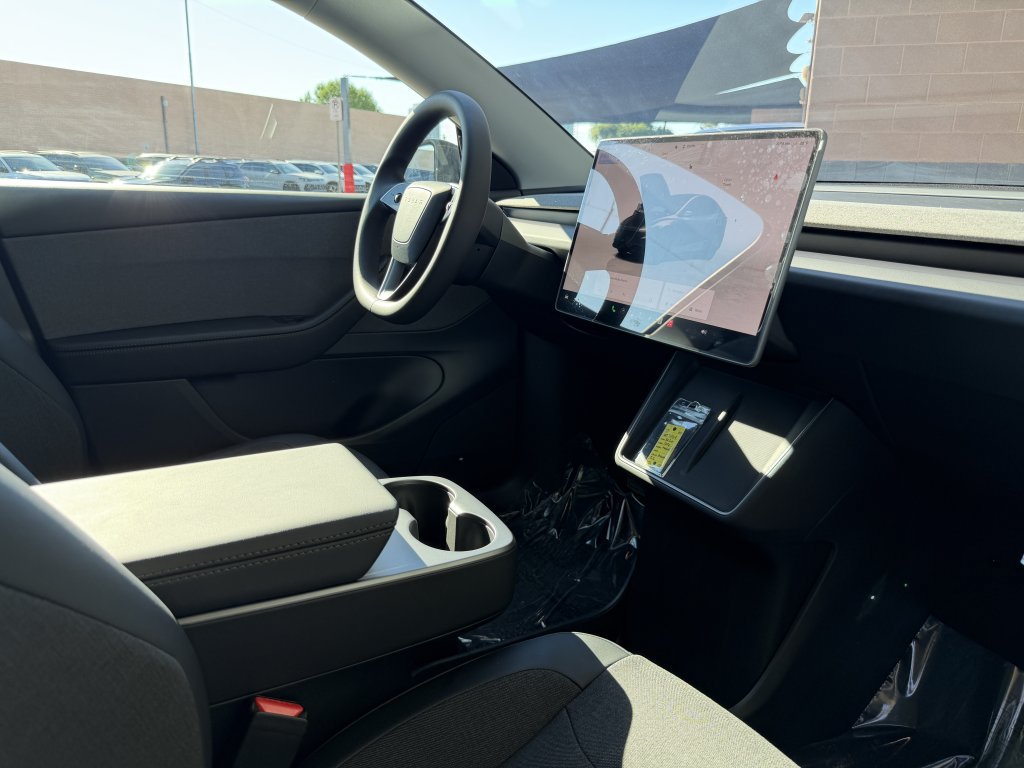 Used 2026 Tesla Model Y 2WD image 44