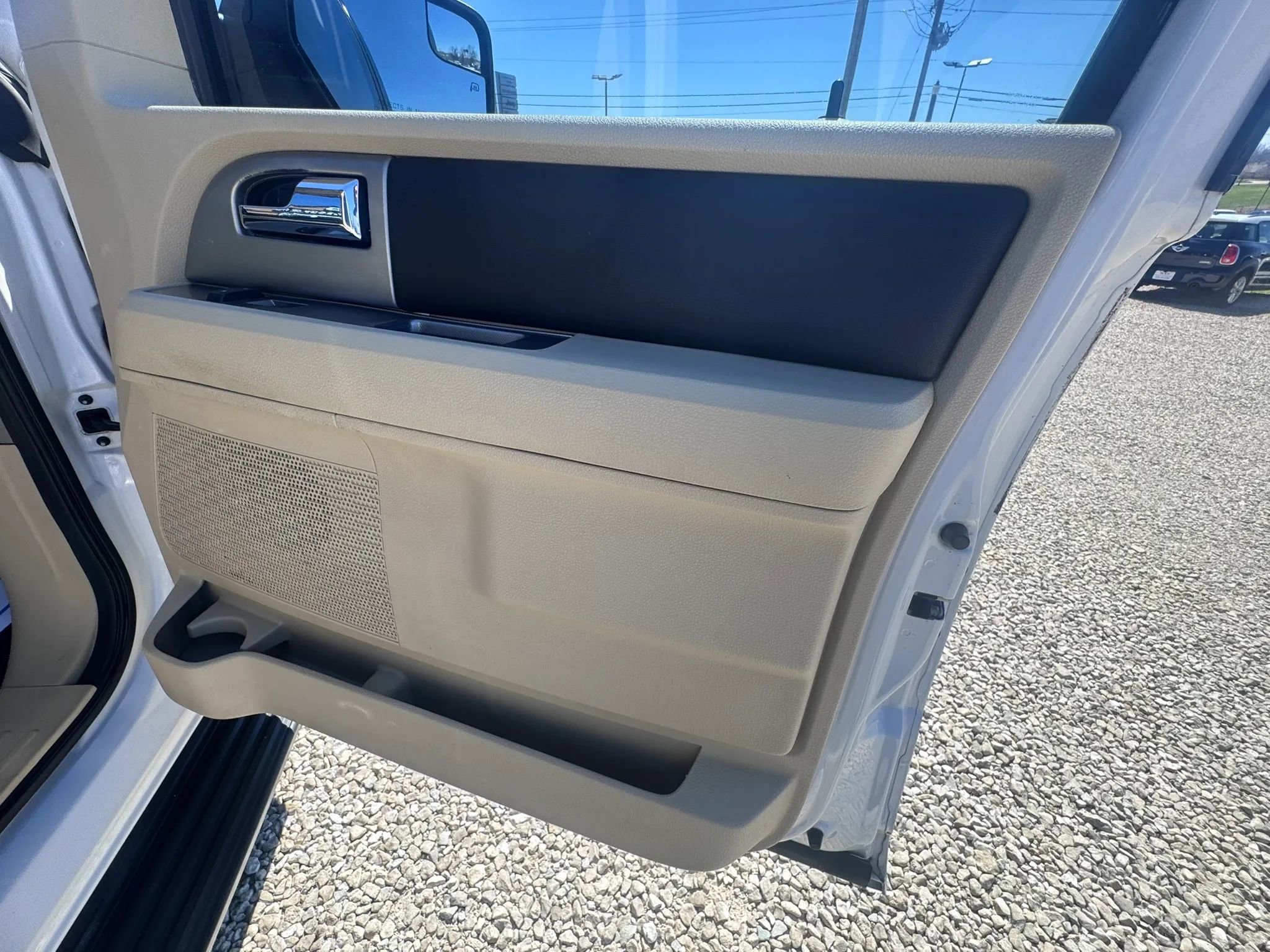 Used 2015 Ford Expedition EL XLT w/ Equipment Group 202A image 38