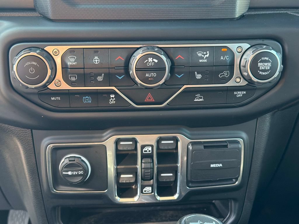 Used 2023 Jeep Wrangler Unlimited w/ Cold Weather Group AWD/4WD image 24