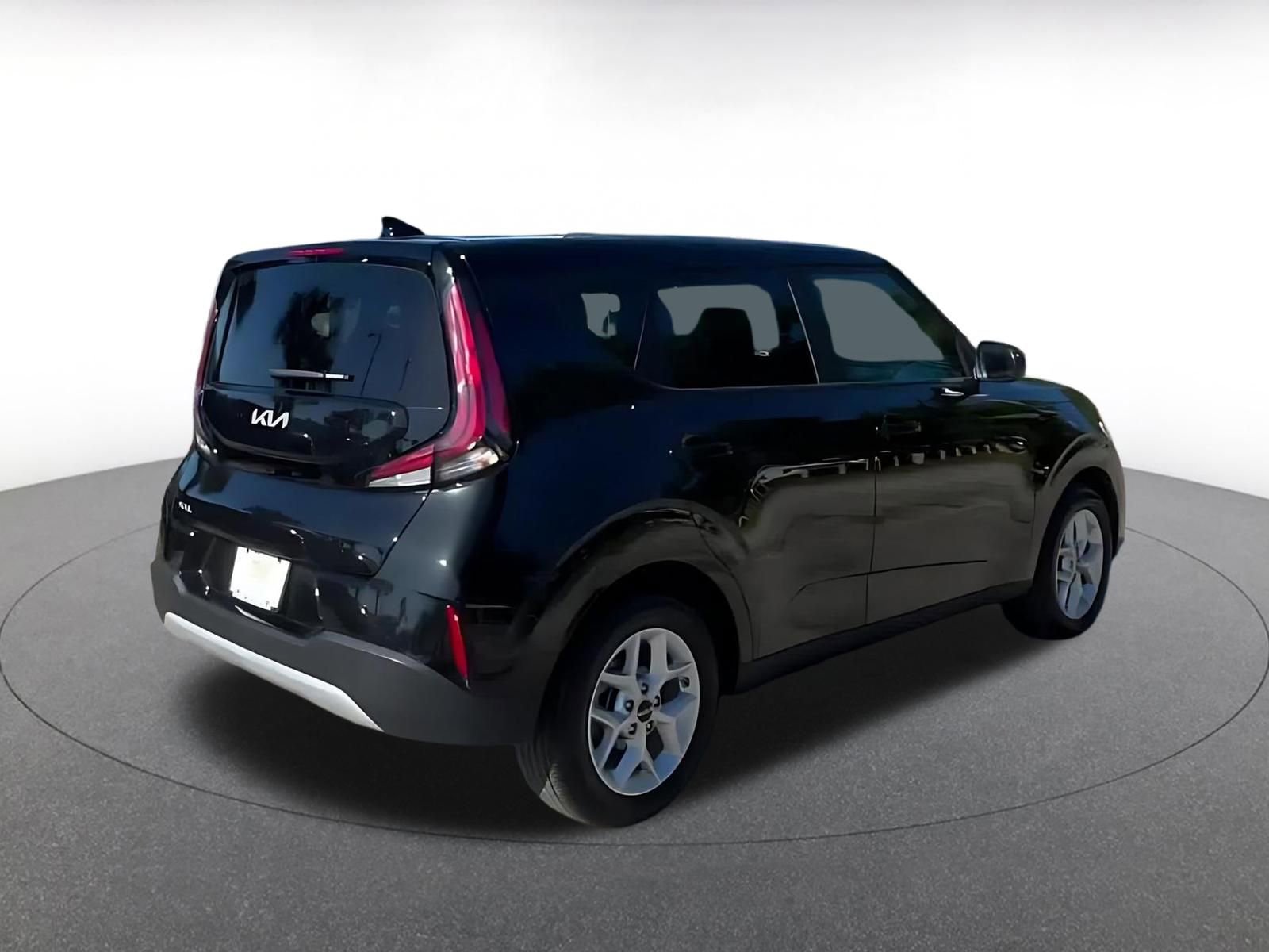 Used 2025 Kia Soul LX w/ LX Technology Package image 15