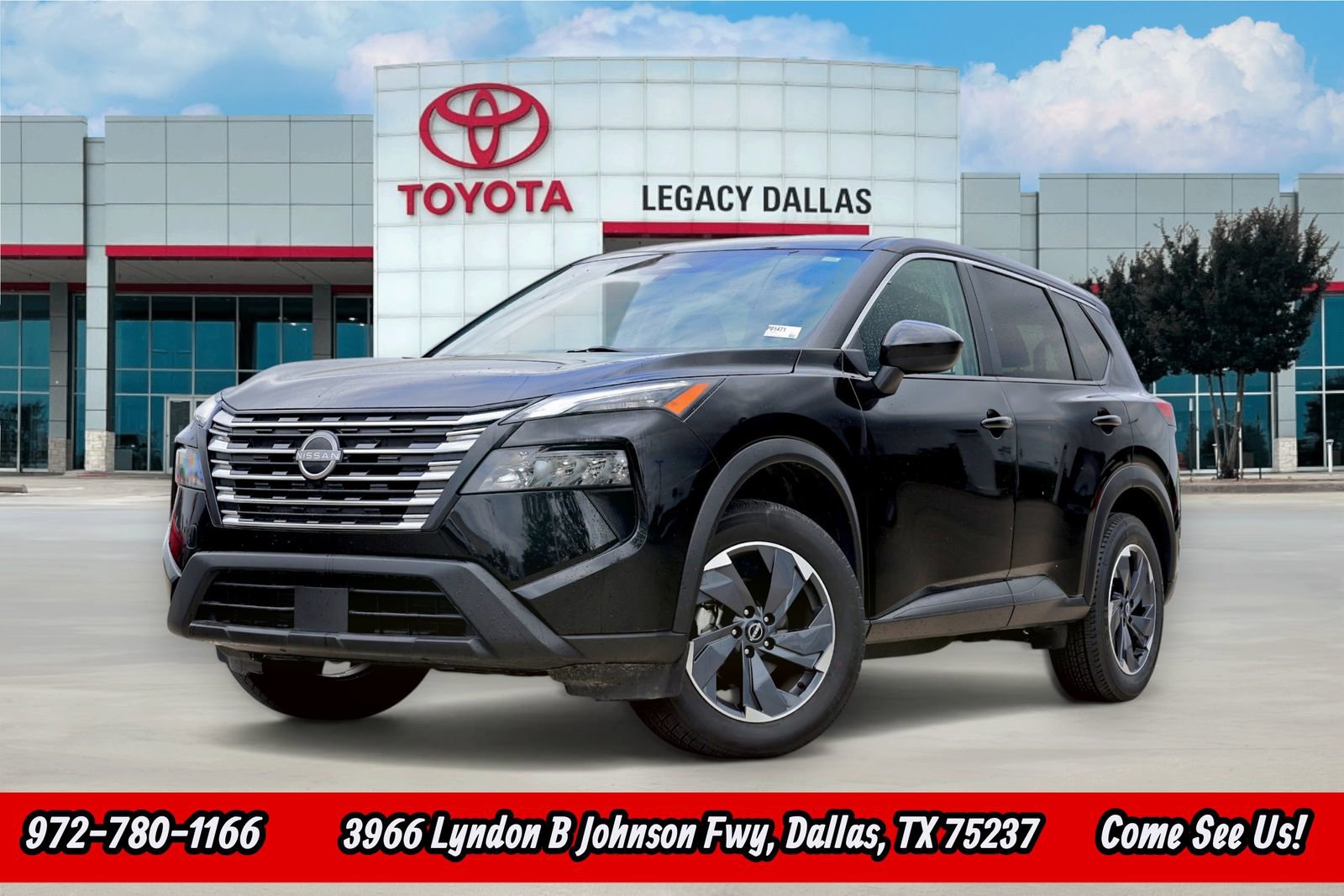 Used 2024 Nissan Rogue SV image 1