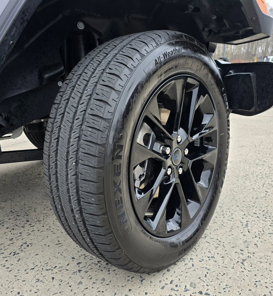 Used 2025 Jeep Wrangler Unlimited Sahara w/ Safety Group image 19