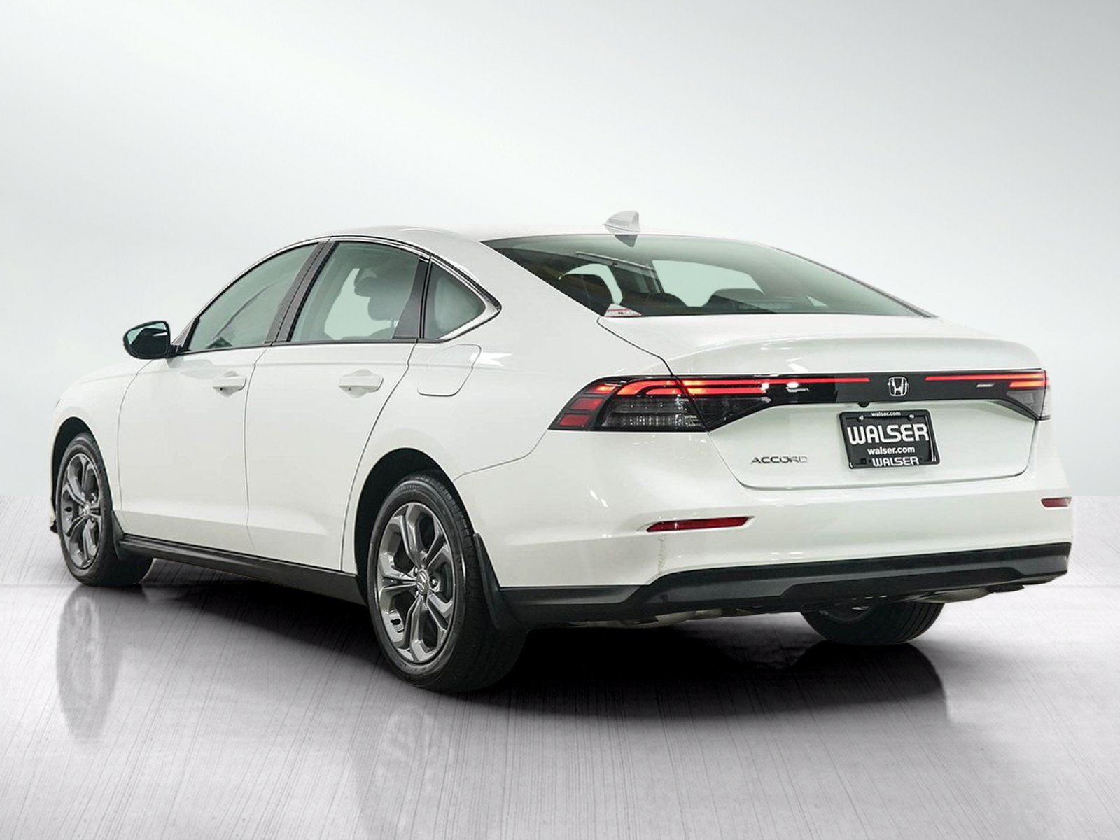 Used 2024 Honda Accord EX image 3
