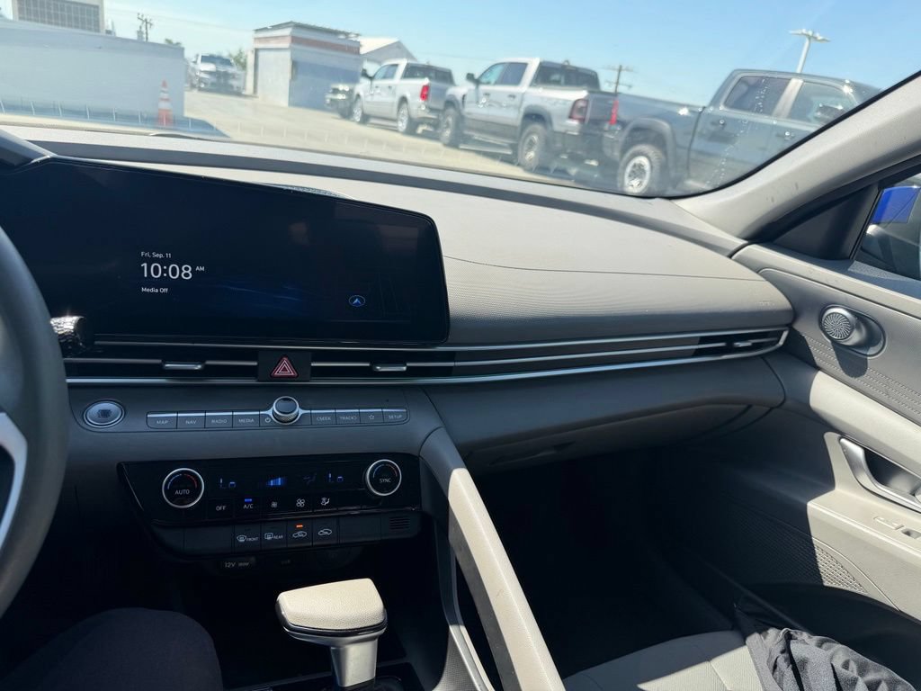 Used 2024 Hyundai Elantra SEL FWD image 10