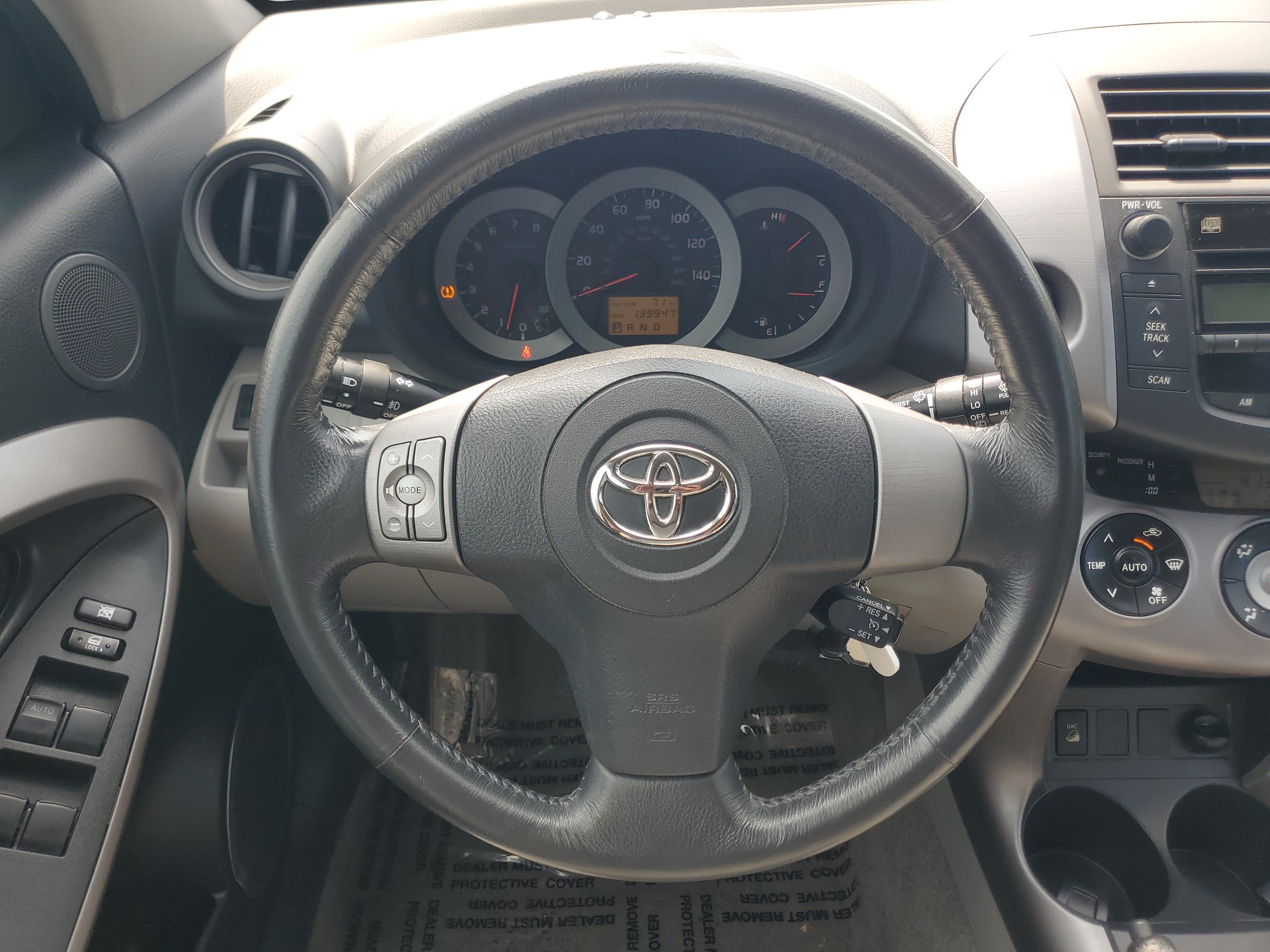 Used 2006 Toyota RAV4 Limited AWD/4WD image 18