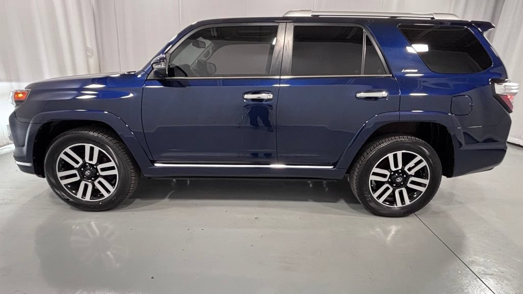 Used 2017 Toyota 4Runner Limited AWD/4WD image 9