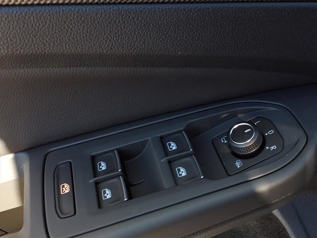 New 2026 Volkswagen GTI SE FWD image 17