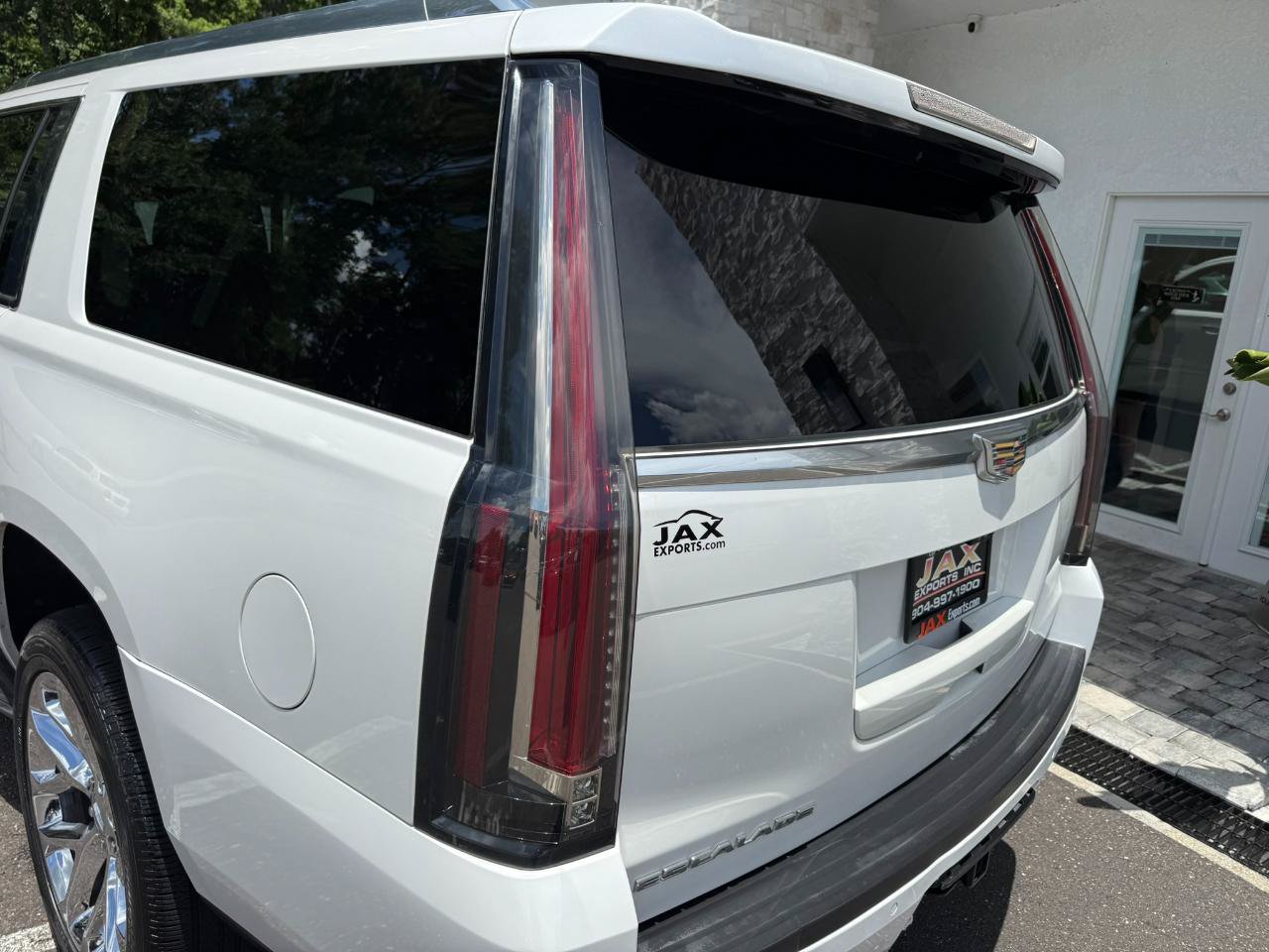 Used 2018 Cadillac Escalade ESV Luxury RWD image 7