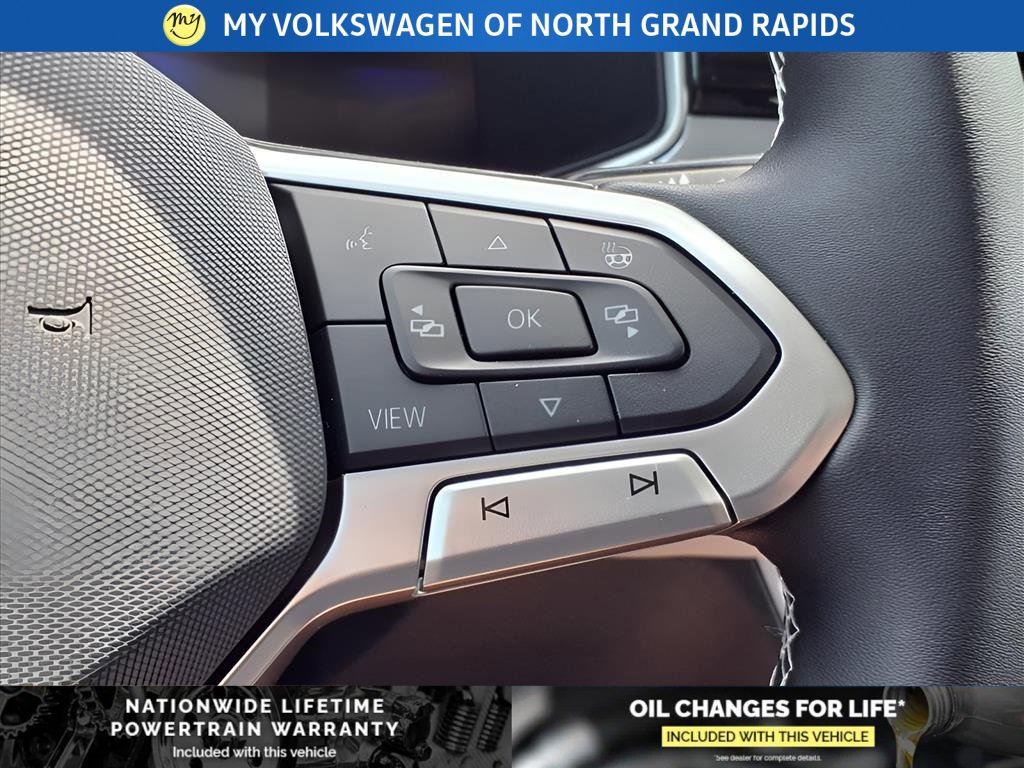 New 2025 Volkswagen Taos SE image 27