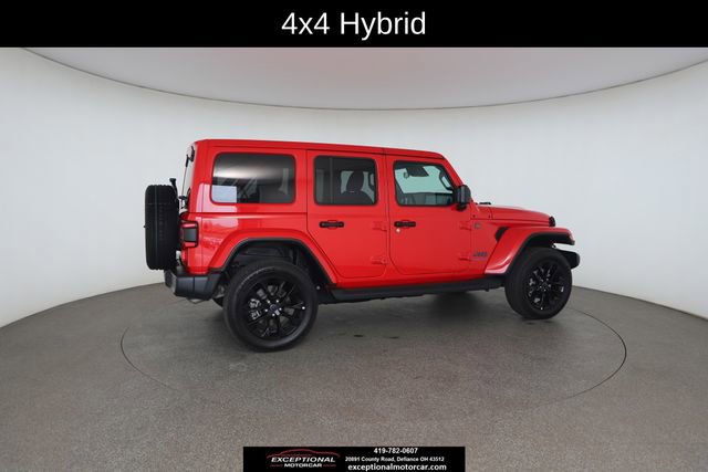 Used 2025 Jeep Wrangler Unlimited Sahara AWD/4WD image 21