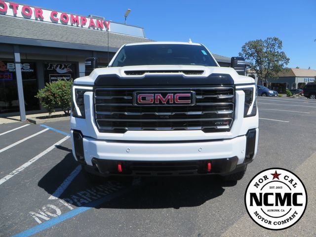 Used 2025 GMC Sierra 2500 AT4 AWD/4WD image 8