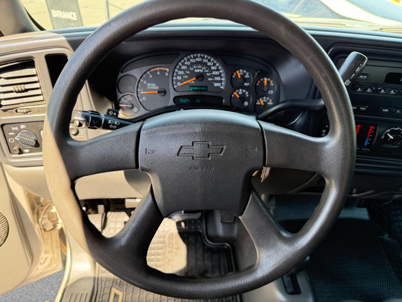 Used 2004 Chevrolet Silverado 2500 W/T w/ Heavy-Duty Power Package AWD/4WD image 31