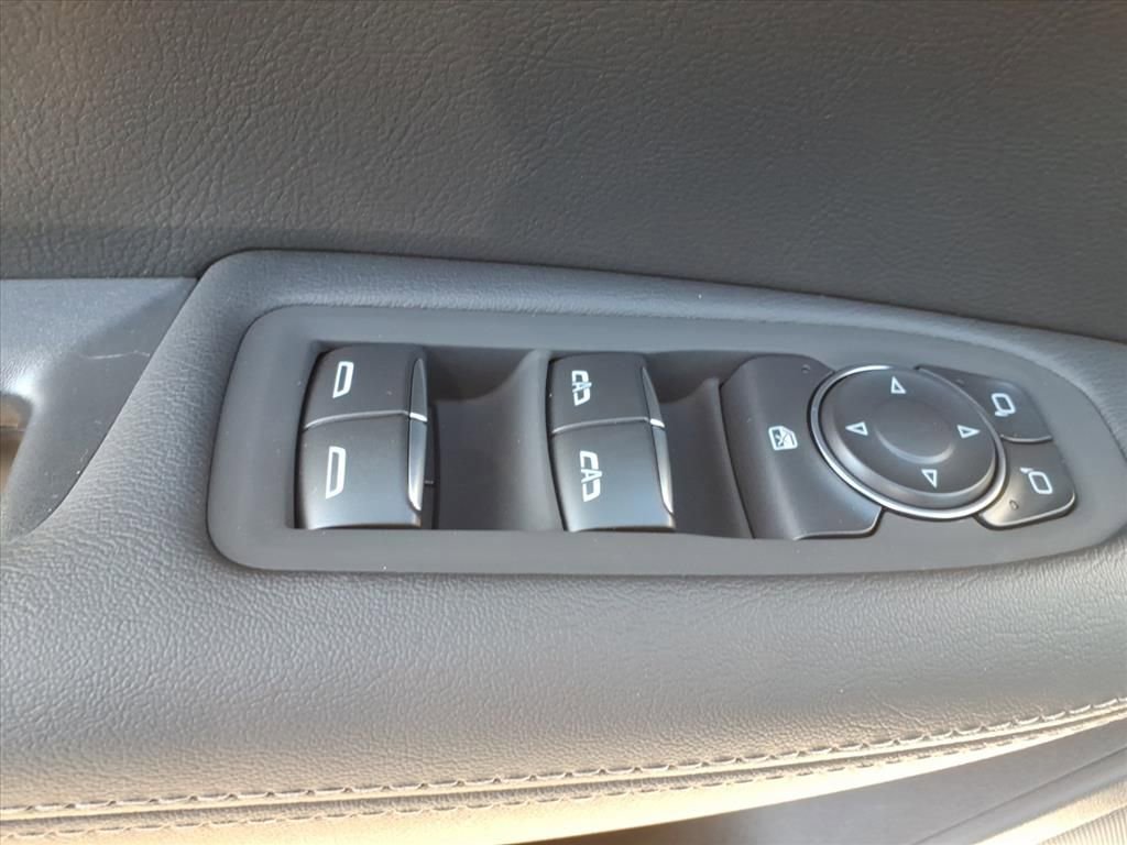 New 2026 Cadillac XT5 Luxury image 11