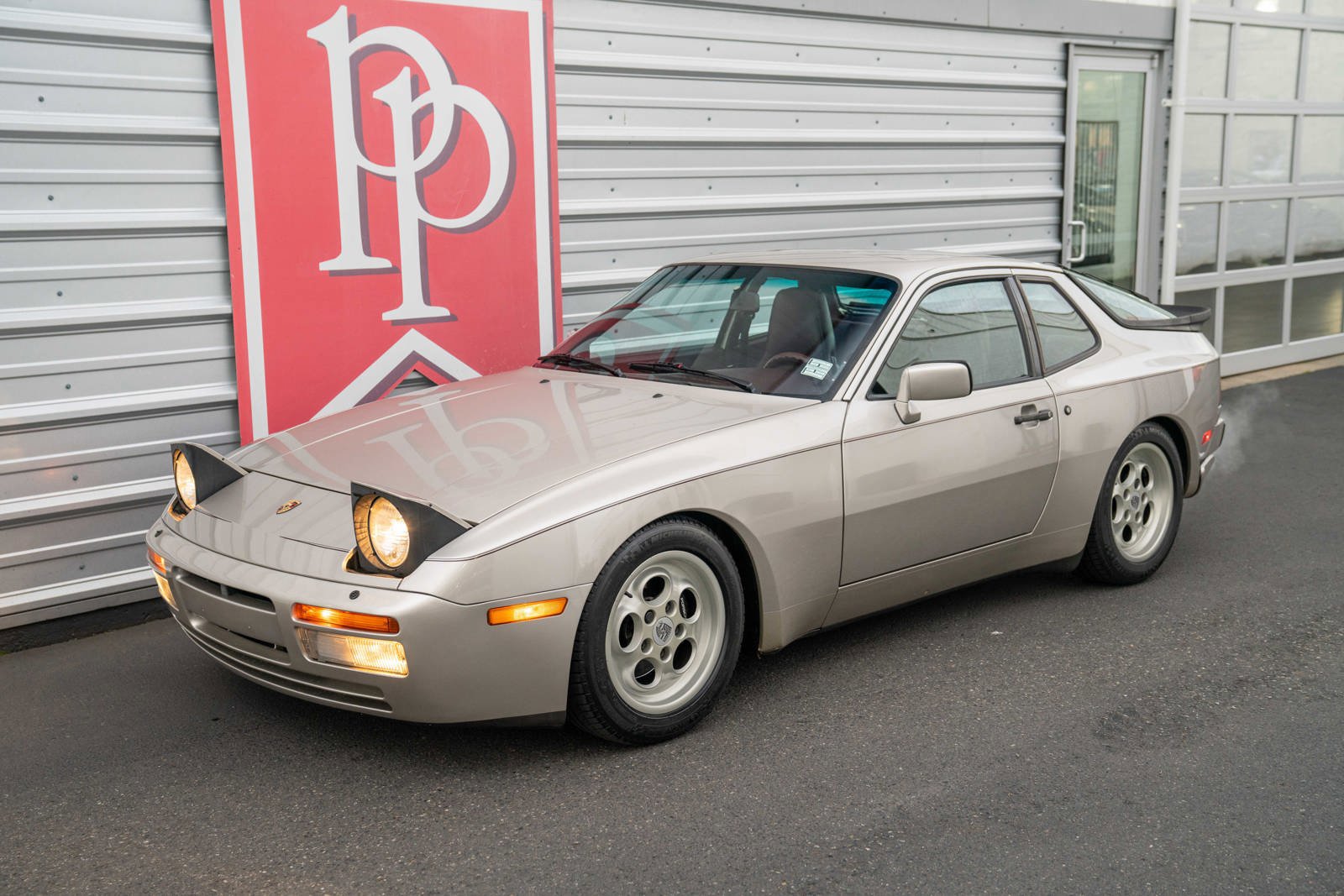 Used 1986 Porsche 944 Turbo RWD image 47