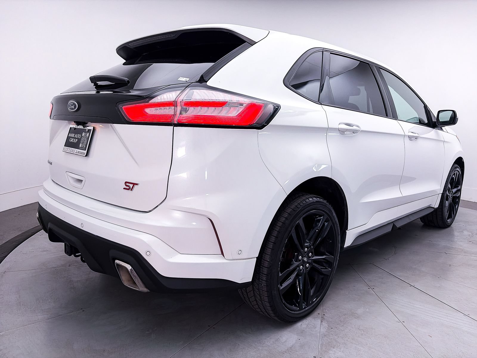 Used 2020 Ford Edge ST w/ Equipment Group 401A AWD/4WD image 16