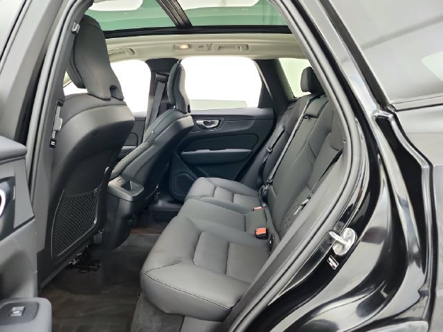 Certified 2026 Volvo XC60 B5 Plus AWD/4WD image 30