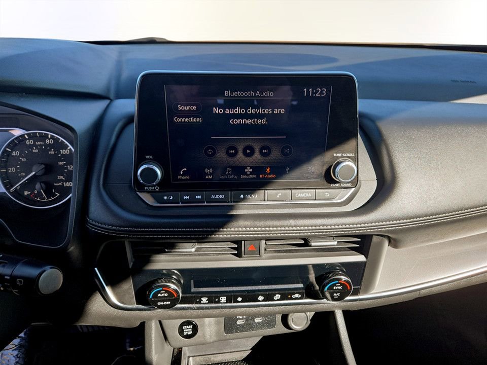 Used 2024 Nissan Rogue SV image 25