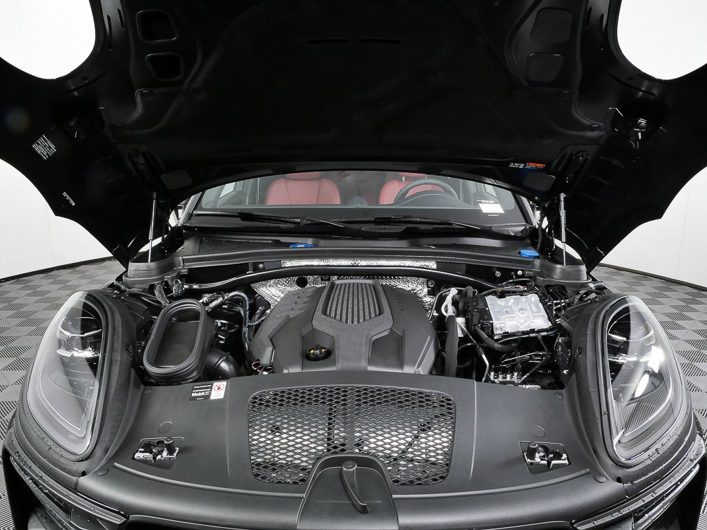 New 2026 Porsche Macan Turbo image 34