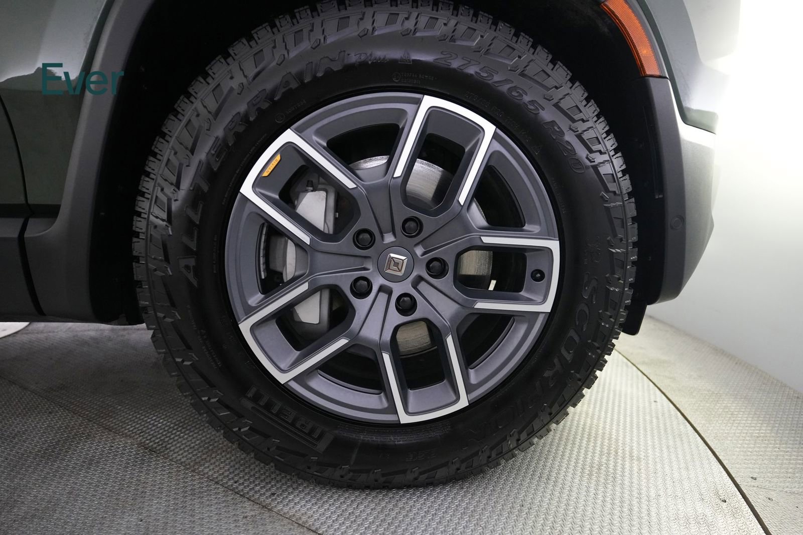 Used 2025 Rivian R1S Adventure image 20