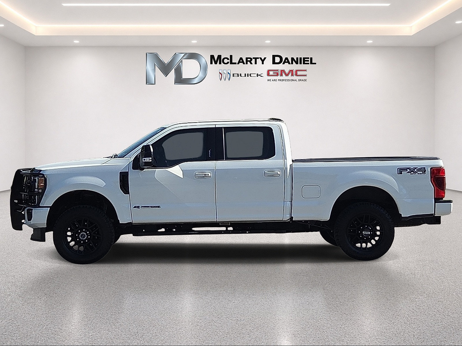 Used 2022 Ford F250 Lariat w/ Black Appearance Package AWD/4WD image 2