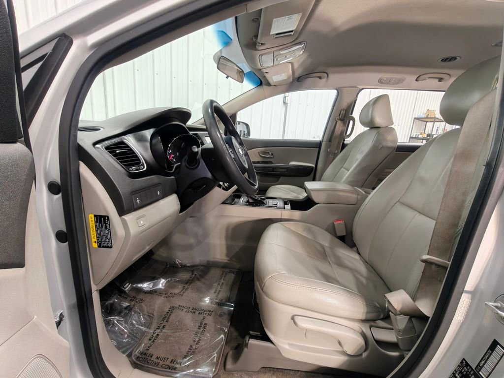 Used 2018 Kia Sedona L FWD image 27