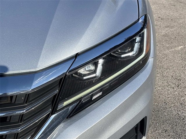 Used 2021 Volkswagen Passat 2.0T SE image 10