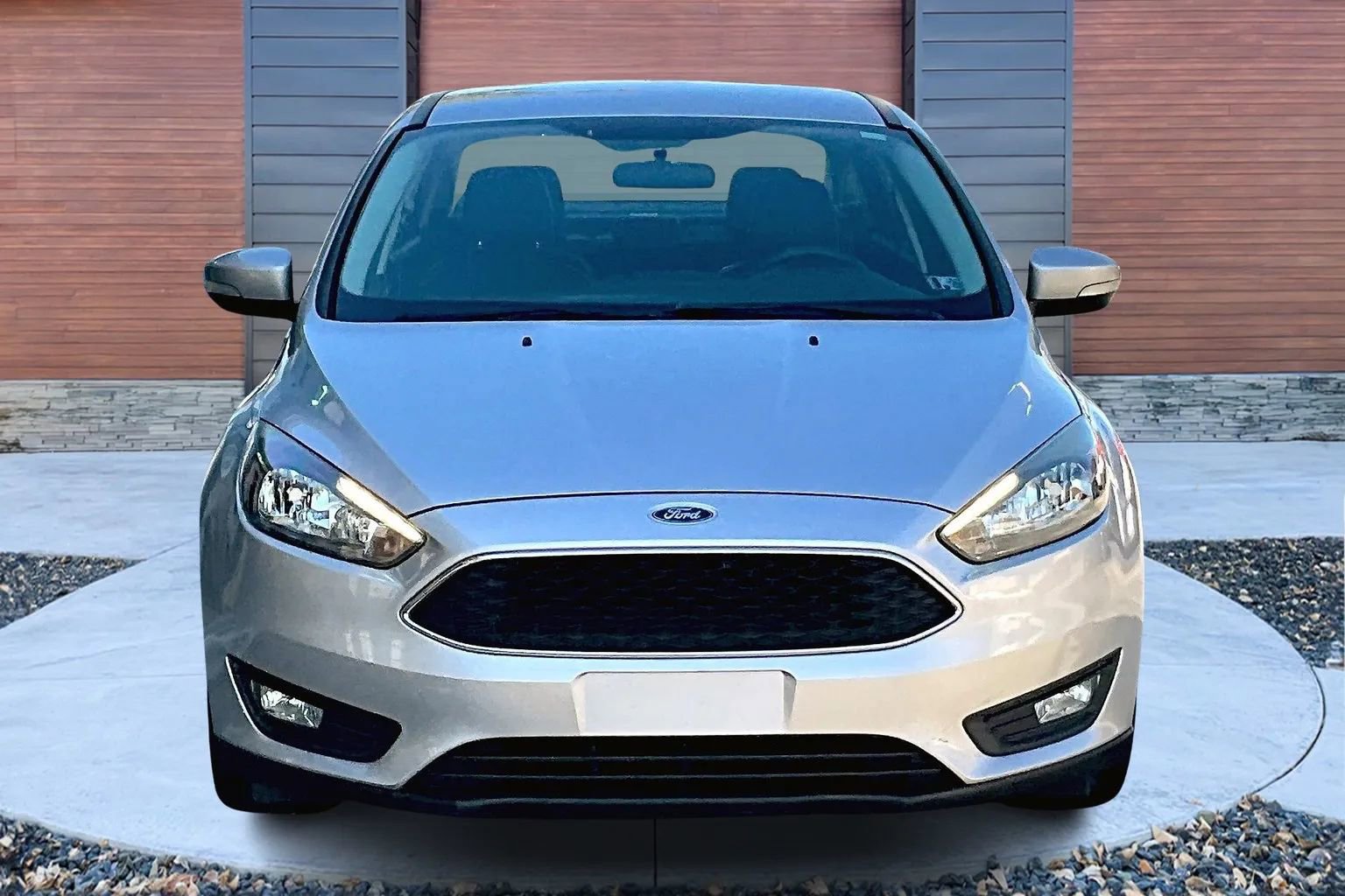 Used 2016 Ford Focus SE w/ Equipment Group 201A image 3