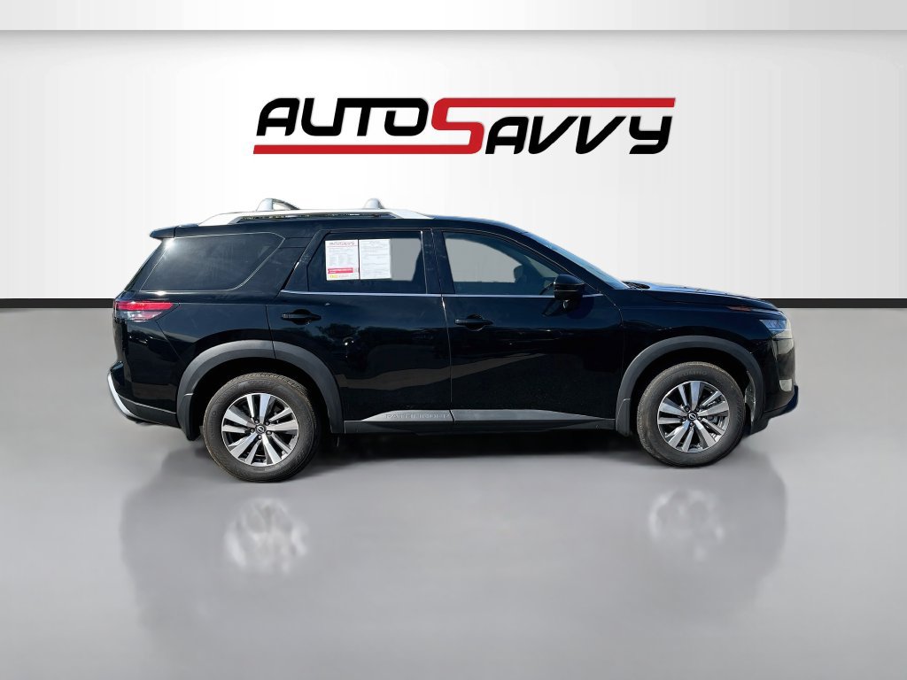 Used 2024 Nissan Pathfinder SL FWD image 8