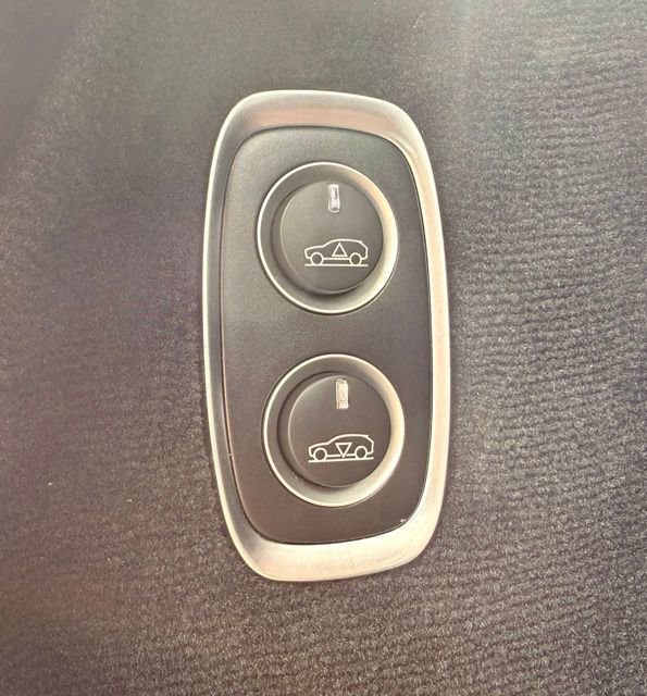 Used 2021 Aston Martin DBX image 39