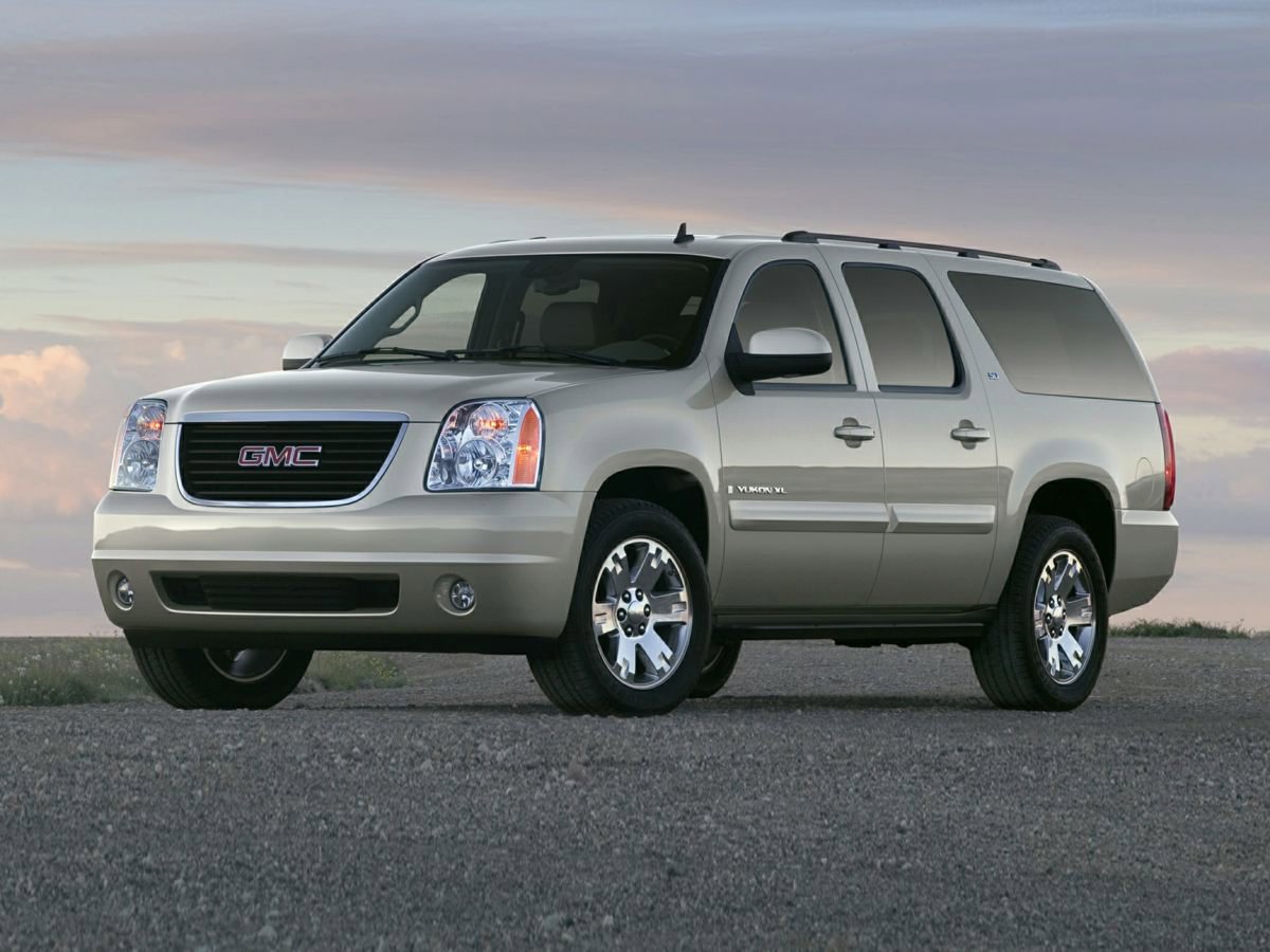 Used 2013 GMC Yukon XL SLT image 1