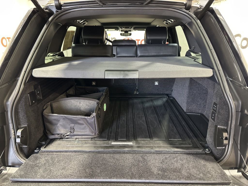 Used 2018 Land Rover Range Rover Supercharged image 18