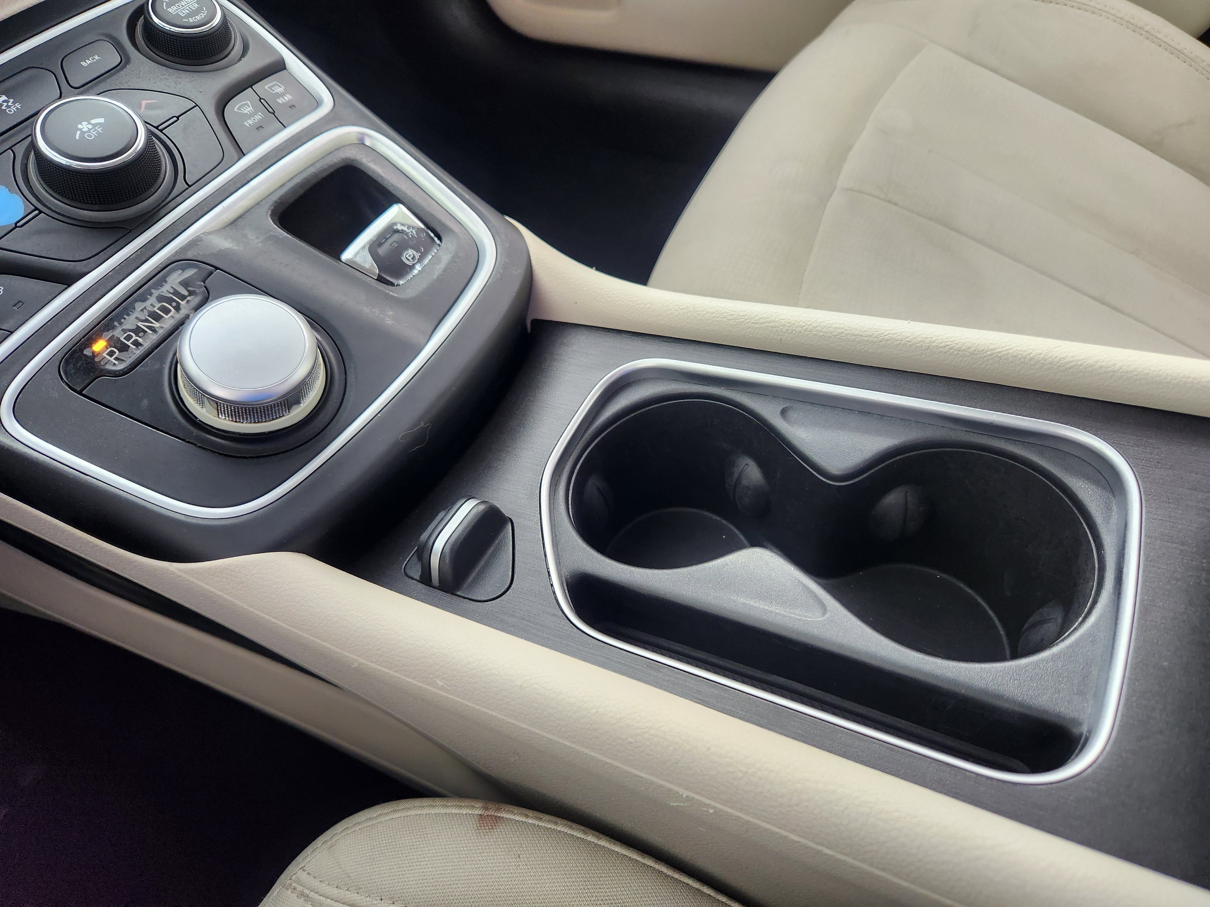 Used 2016 Chrysler 200 LX image 25