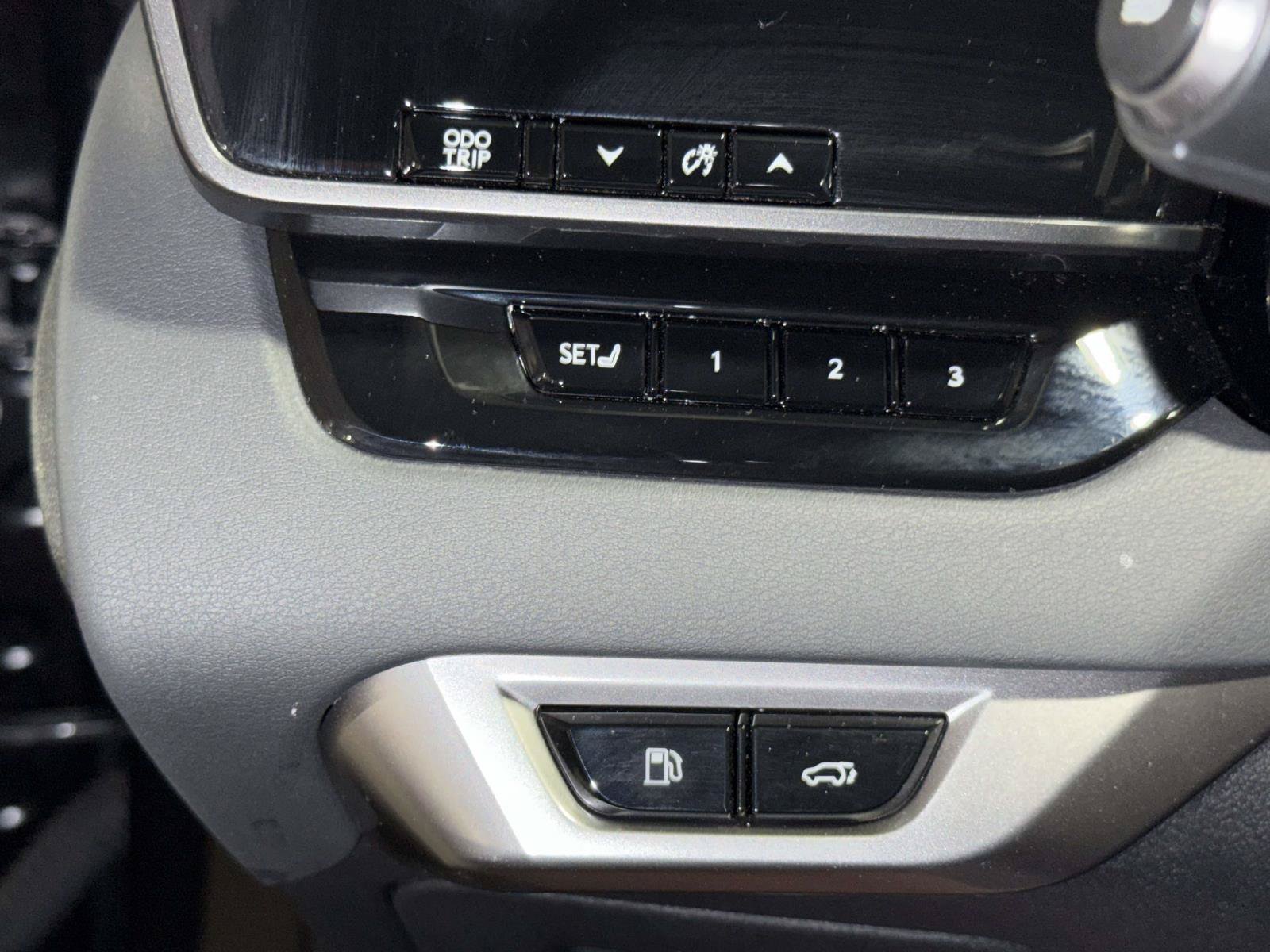 Used 2024 Lexus RX 500h F Sport w/ Convenience Package AWD/4WD image 27