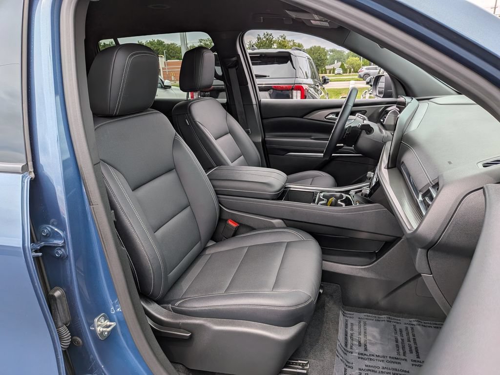 Used 2026 Chevrolet Traverse LT AWD/4WD image 25
