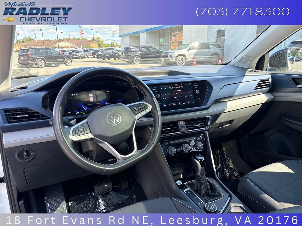 Used 2024 Volkswagen Taos SE AWD/4WD image 14