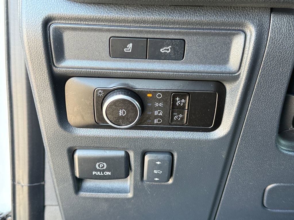 Used 2023 Ford Expedition Limited AWD/4WD image 21