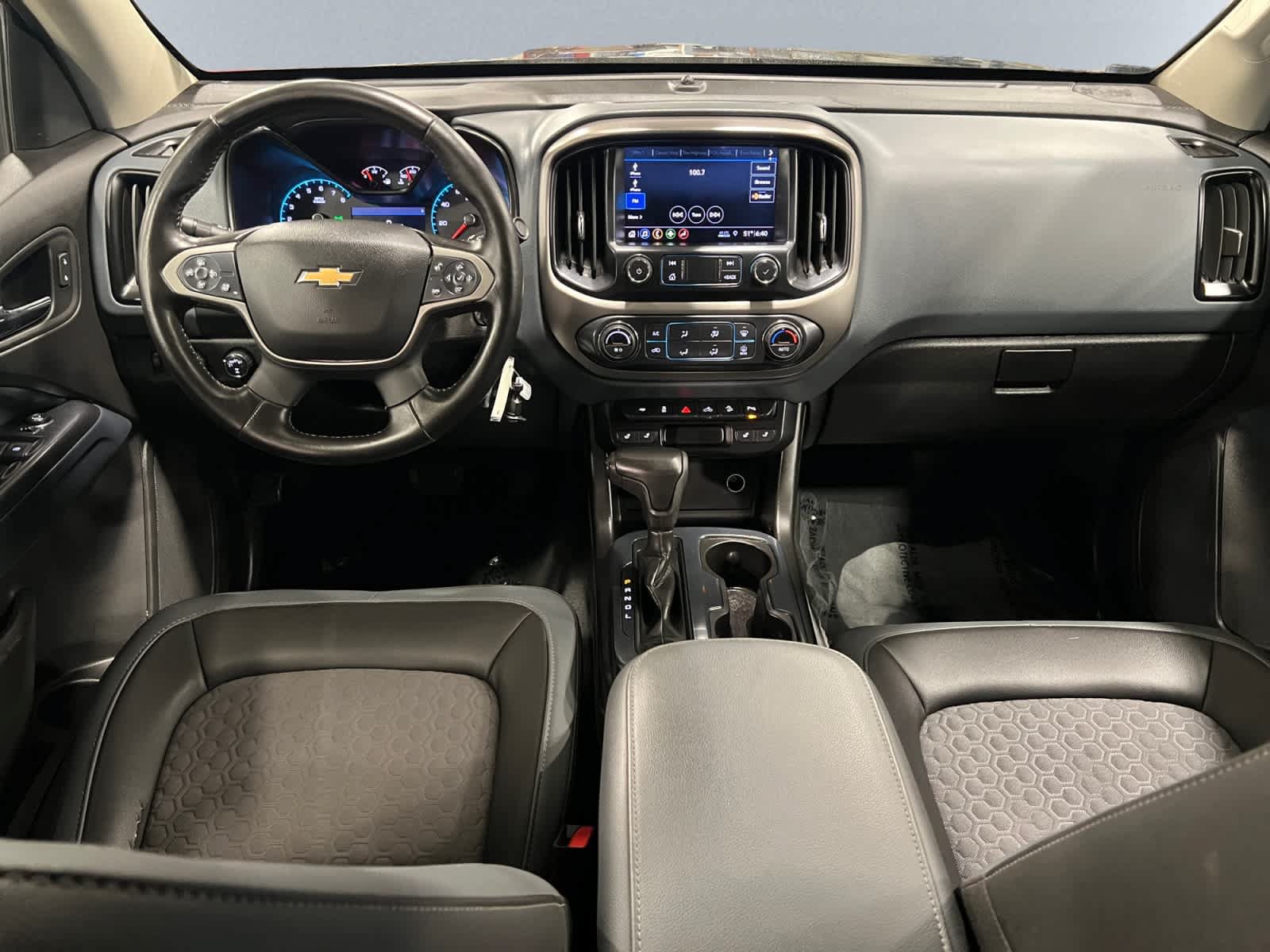Used 2021 Chevrolet Colorado Z71 AWD/4WD image 10
