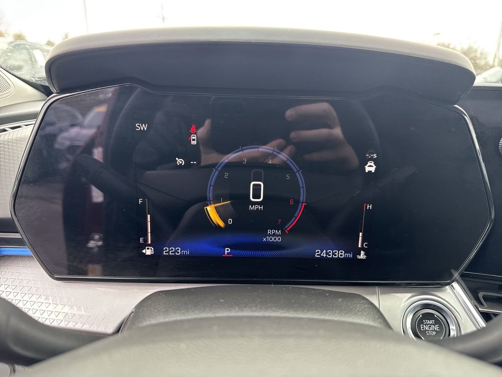 Used 2025 Chevrolet Trax LT w/ LT Convenience Package image 15