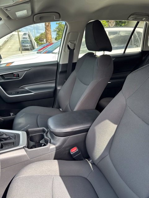 Certified 2020 Toyota RAV4 LE FWD image 3
