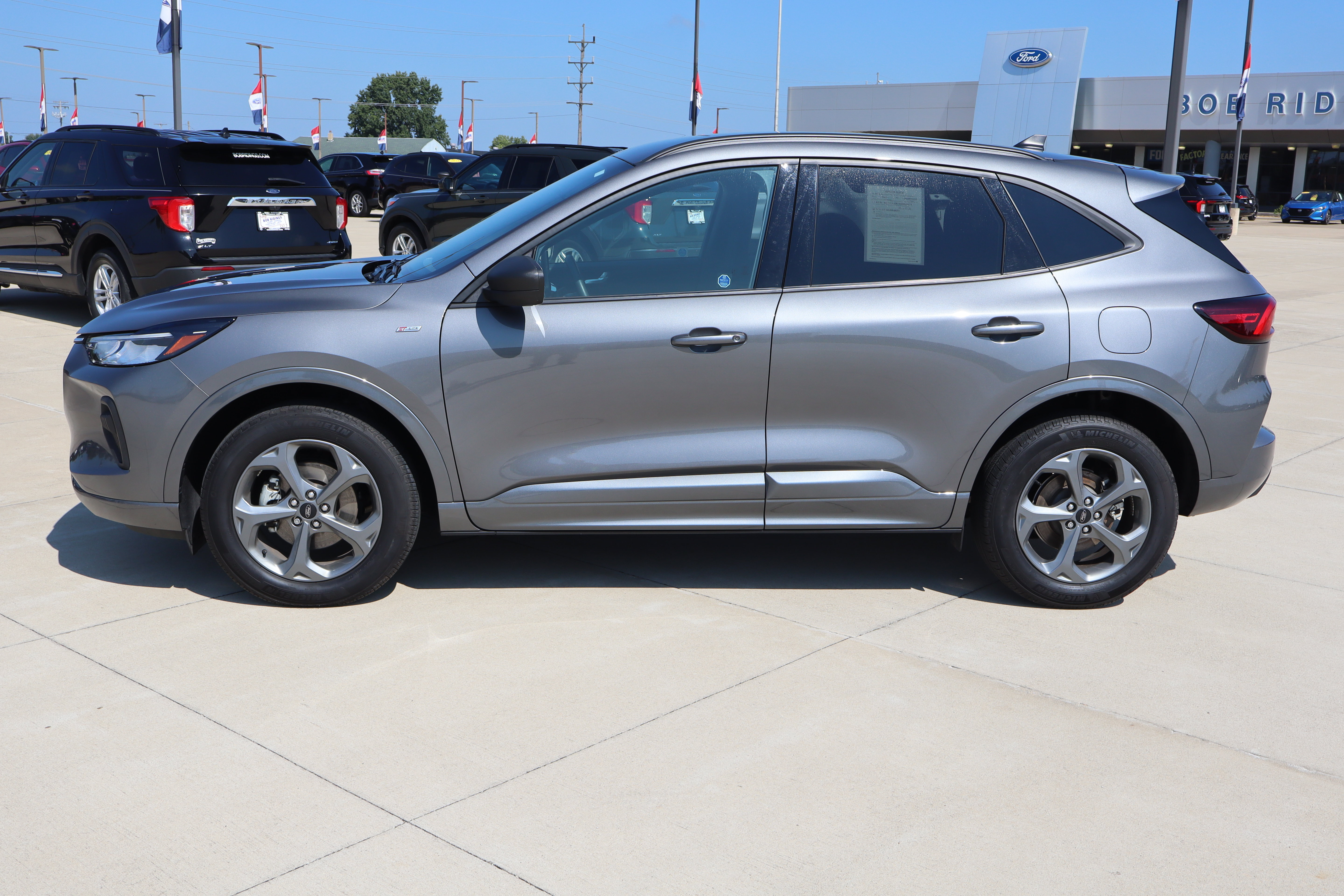 Used 2024 Ford Escape ST-Line w/ Tech Pack #1 AWD/4WD image 8