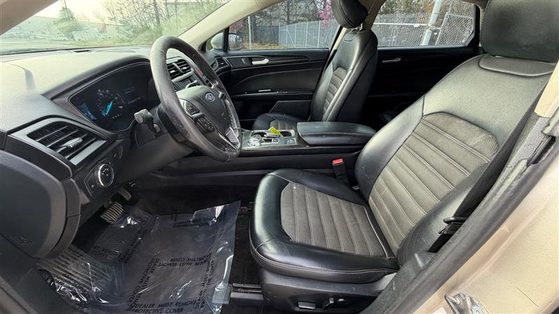 Used 2018 Ford Fusion SE w/ Equipment Group 601A FWD image 10