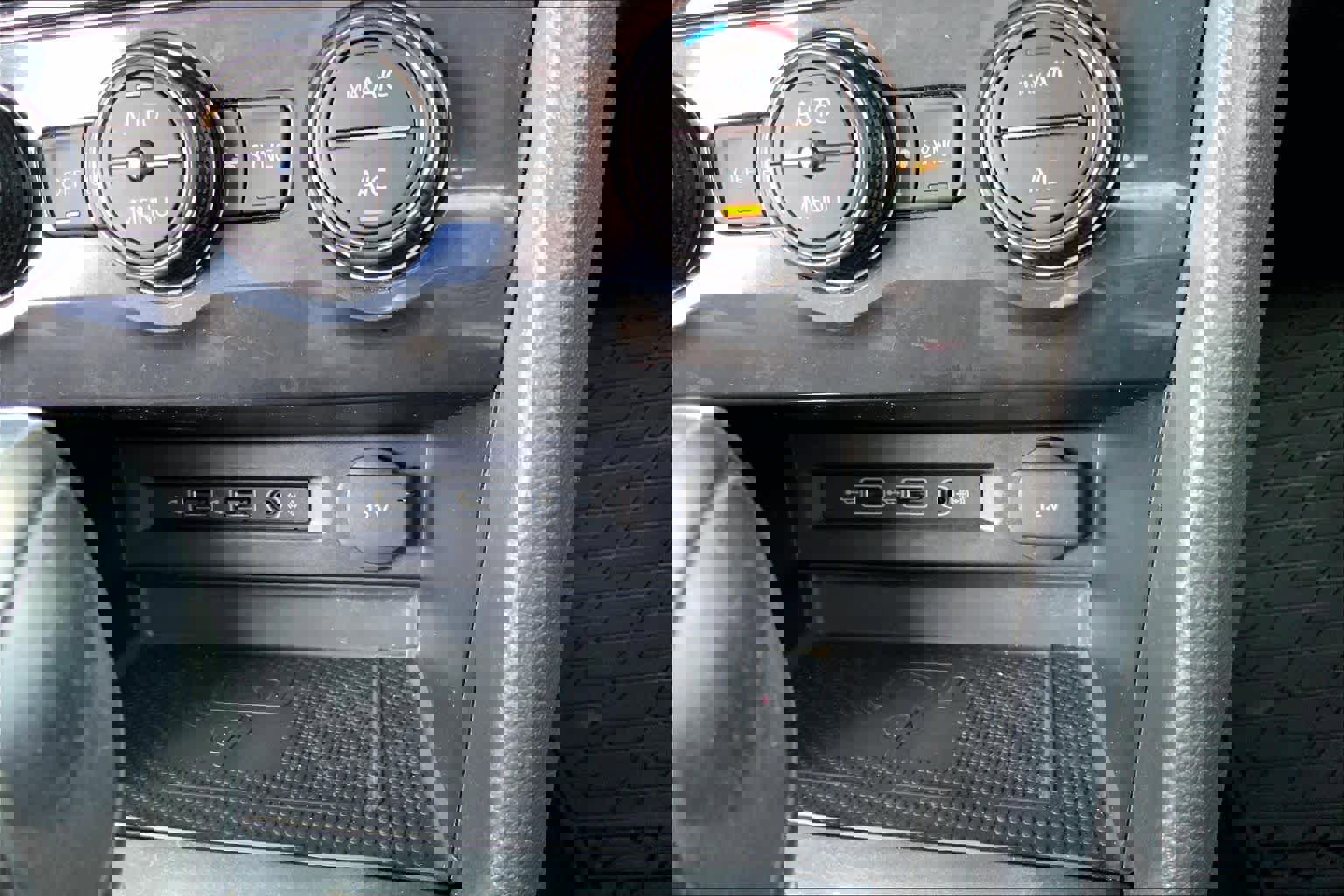 Used 2020 Volkswagen Tiguan SE image 32