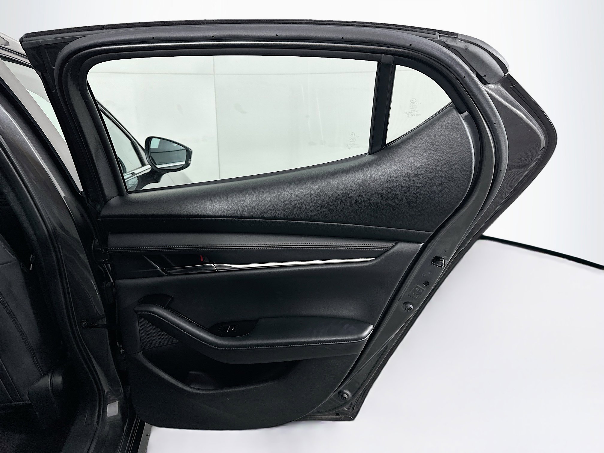 Used 2021 MAZDA MAZDA3 s image 30