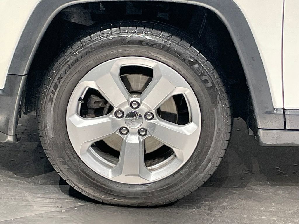 Used 2019 Jeep Compass Latitude w/ Safety & Security Group image 34