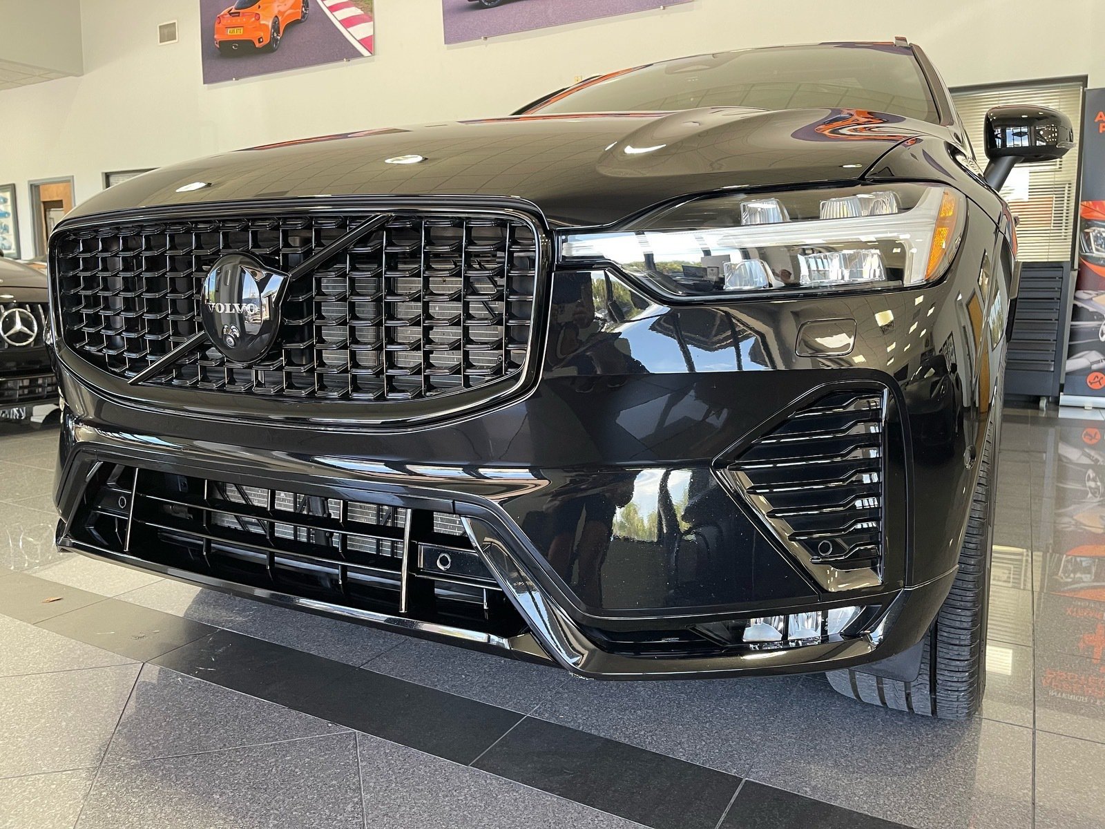 Used 2025 Volvo XC60 B5 Ultra w/ Climate Package AWD/4WD image 11
