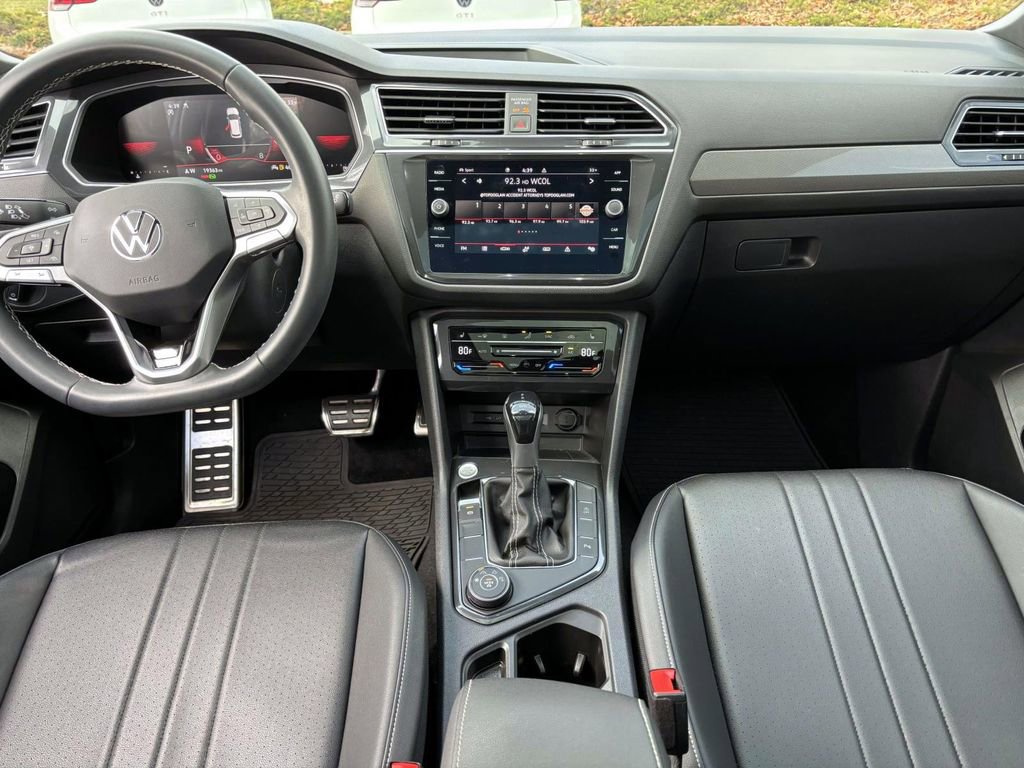 Used 2023 Volkswagen Tiguan SE R-Line image 29