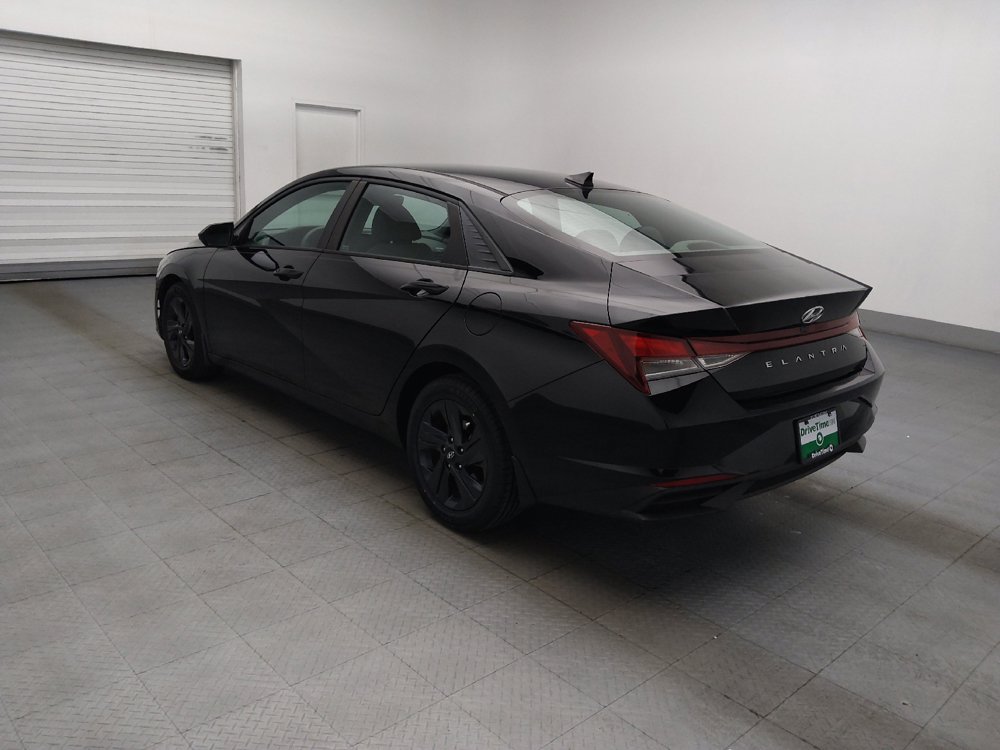 Used 2023 Hyundai Elantra SEL FWD image 3