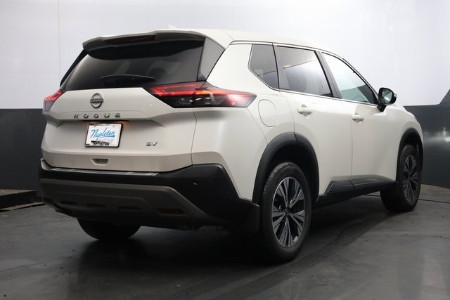 Used 2023 Nissan Rogue SV image 5