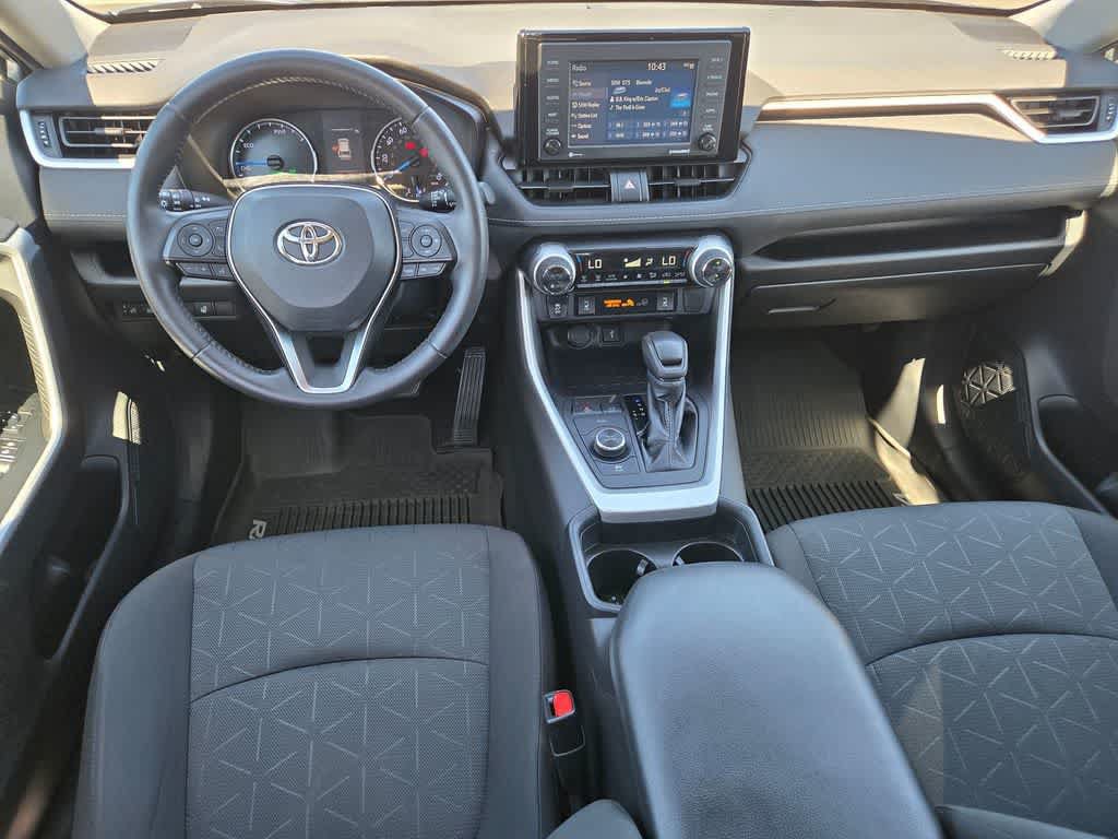 Used 2020 Toyota RAV4 XLE w/ XLE Grade Weather Package AWD/4WD image 9