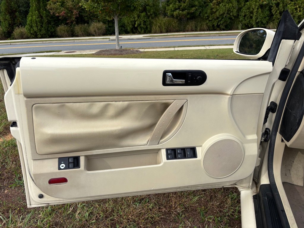 Used 2004 Volkswagen Beetle GLS image 13